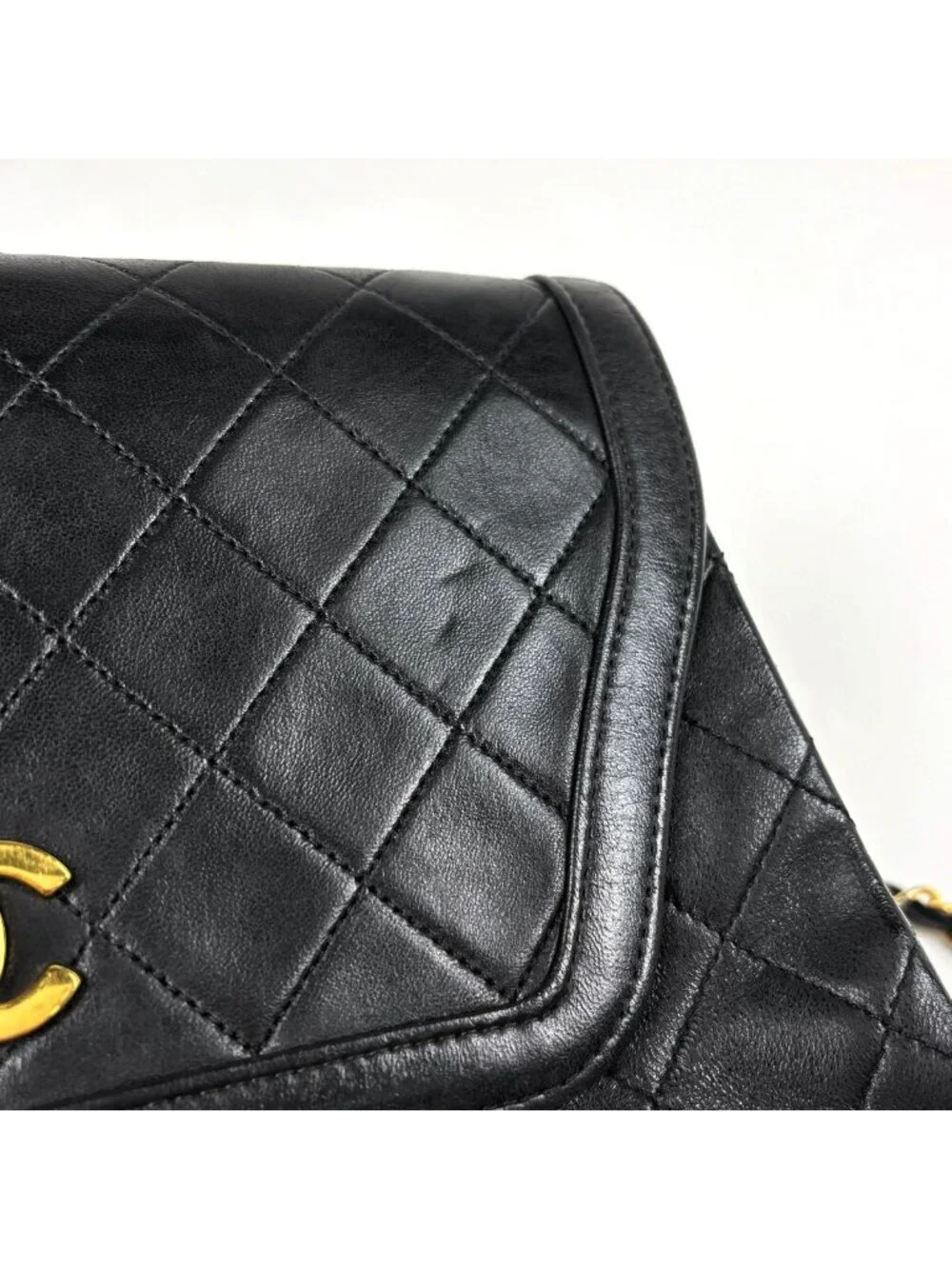 Chanel CC Logo Chain Shoulder Bag Quilted Leather Black